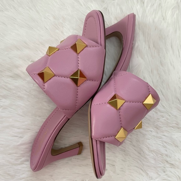 Valentino Garavani Roman Stud slide sandal in nappa quilted leather - Picture 4 of 10